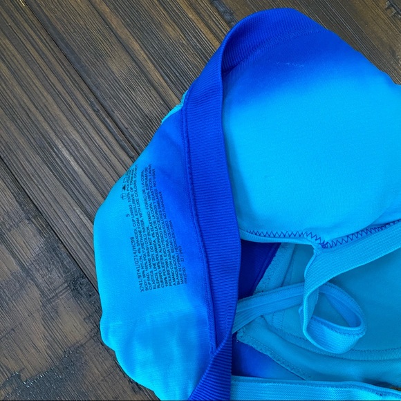 NWOT Hanes Small Blue Bra - Picture 2 of 3